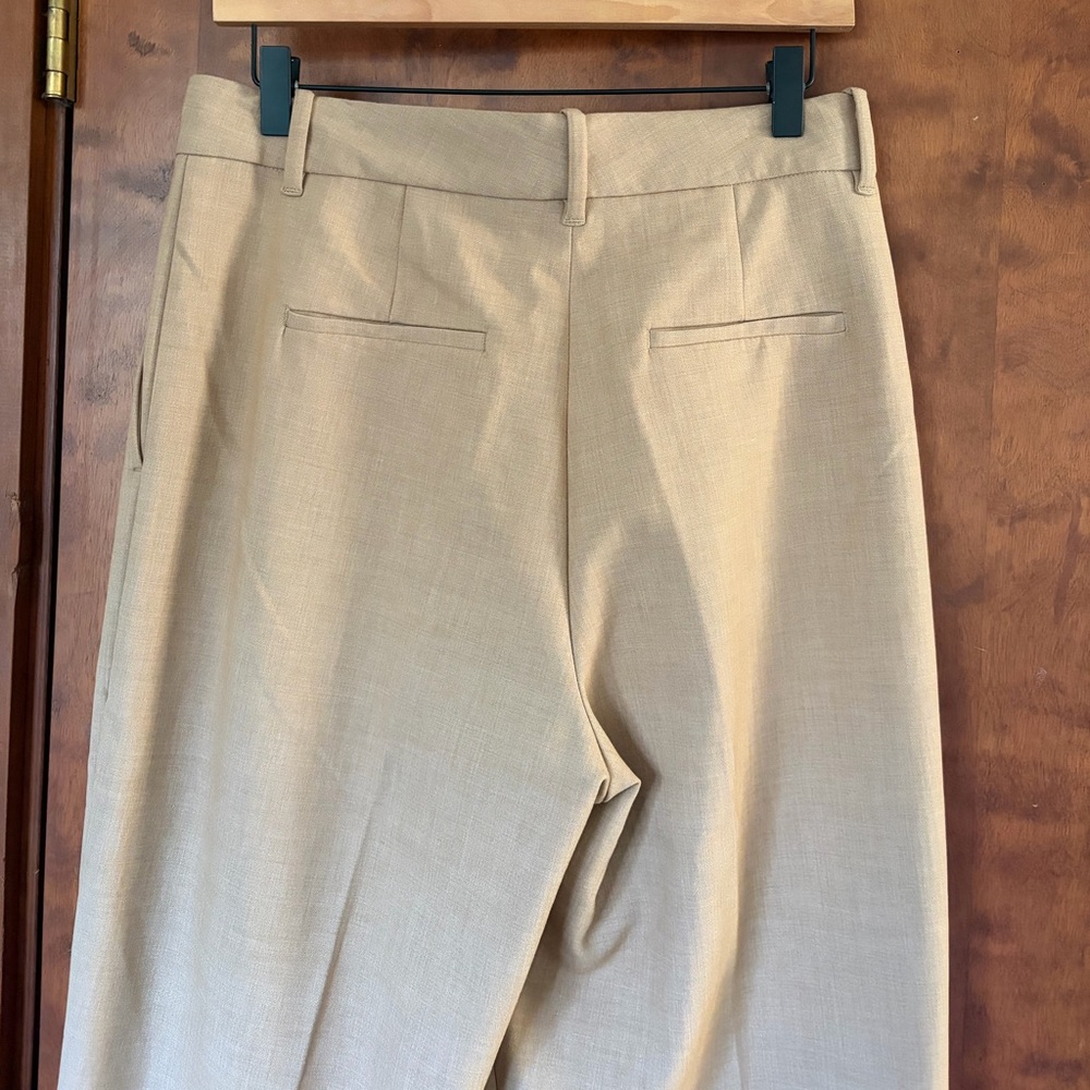 Aritzia The Effortless Pant - Picture 4 of 7